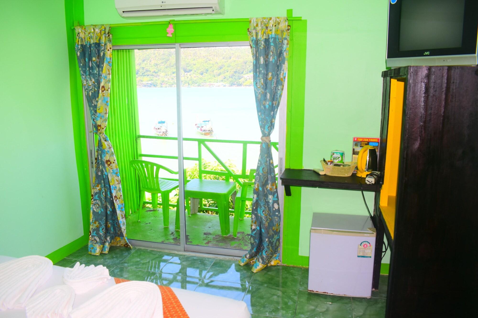 Phi Phi Beach Front Resort Extérieur photo