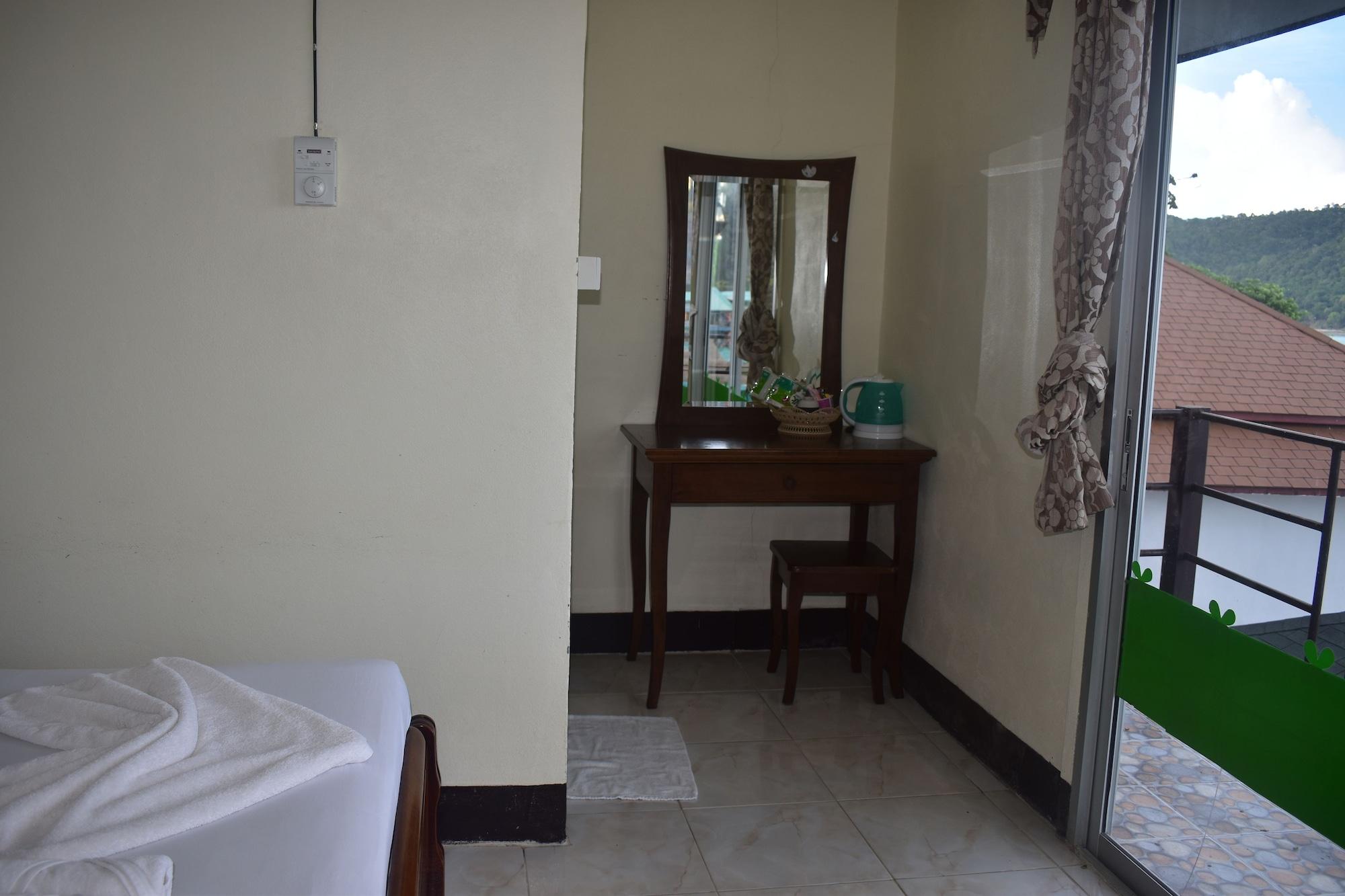 Phi Phi Beach Front Resort Extérieur photo