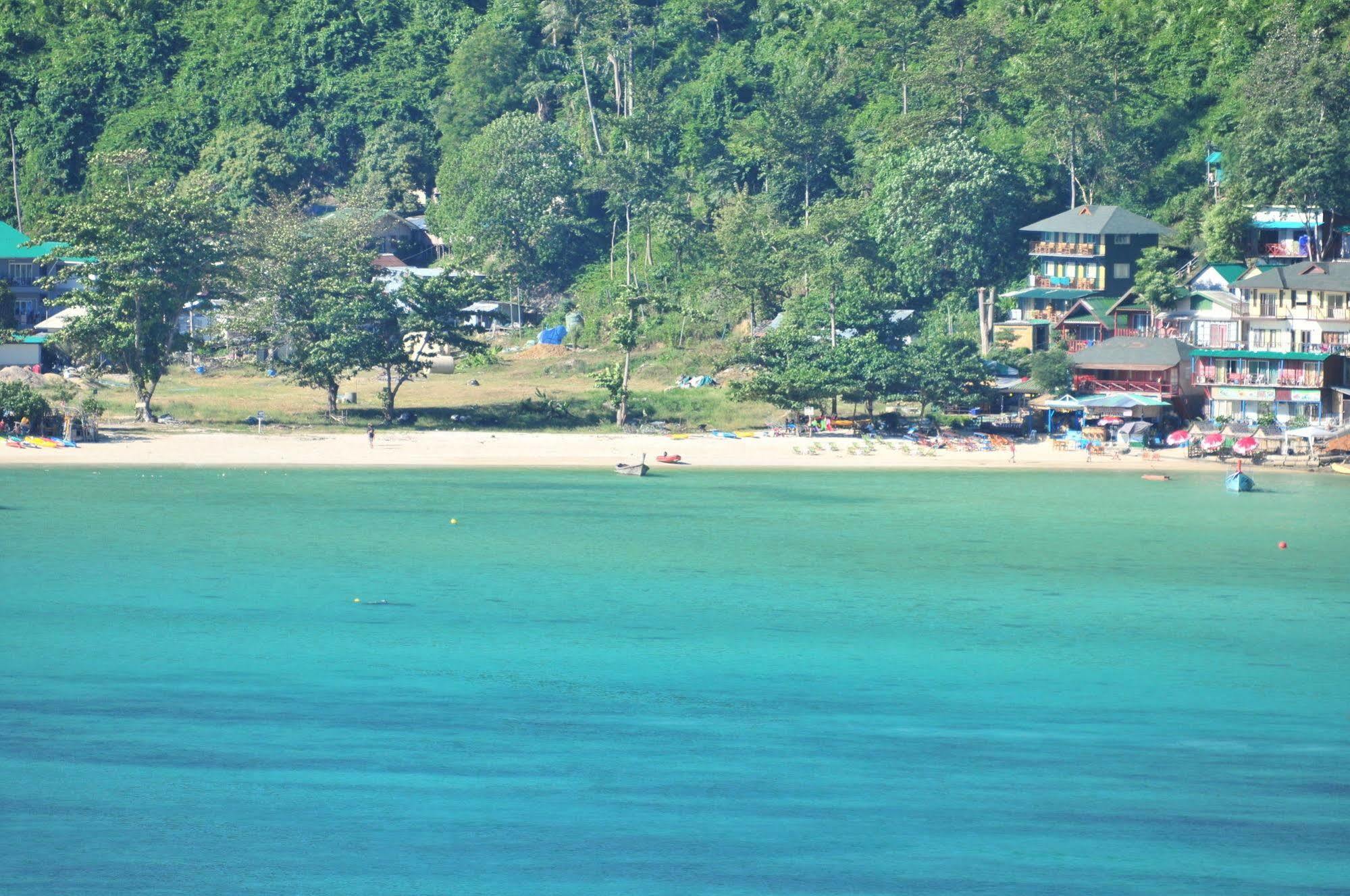 Phi Phi Beach Front Resort Extérieur photo